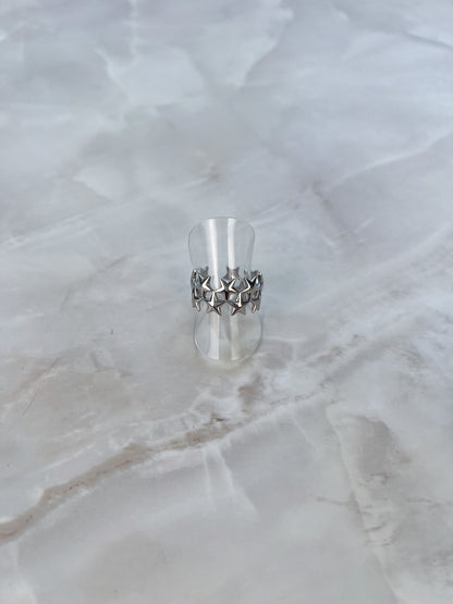 Ring rondom dichte sterretjes