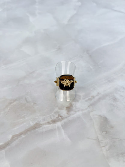 Ring steen met bij