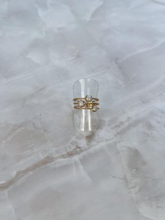 Ring subtiele laagjes met steentjes