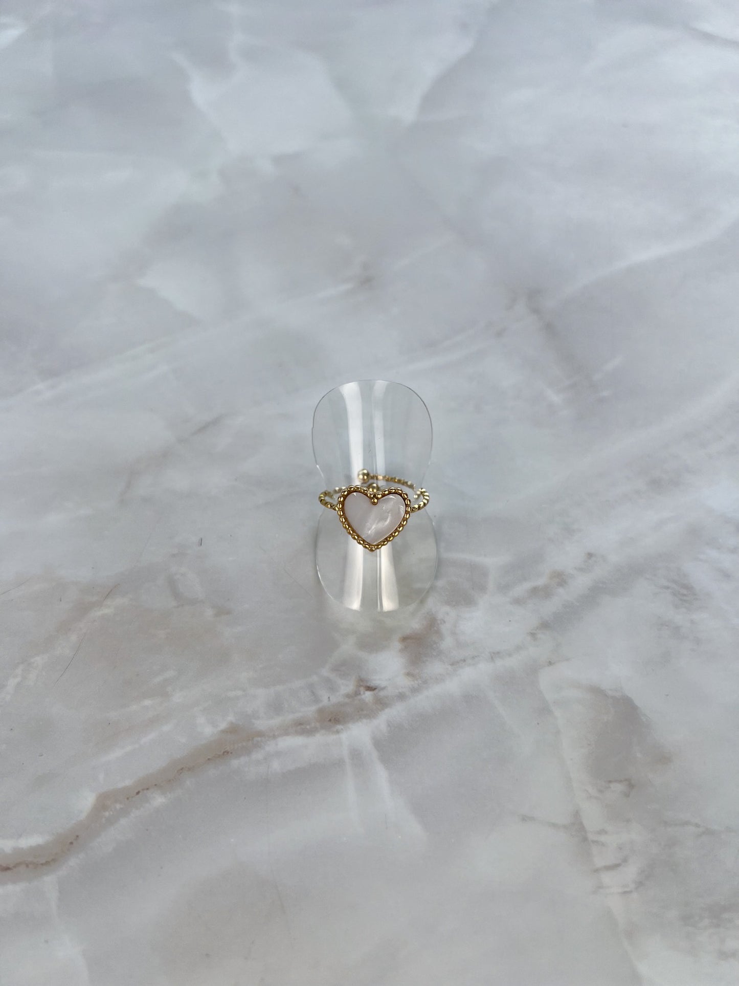 Ring gekleurd hartje met bolletjes randje