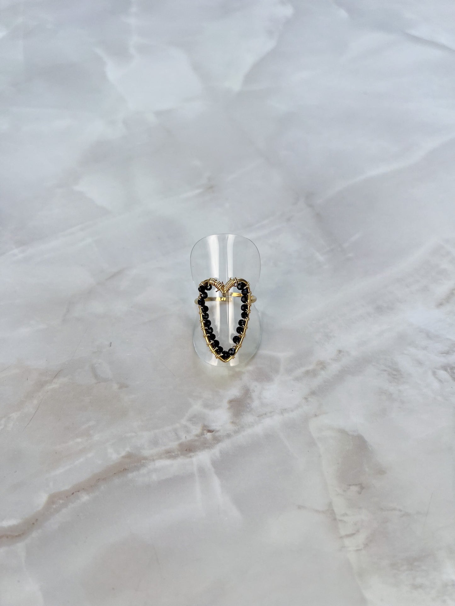 Ring groot open hart met kraaltjes