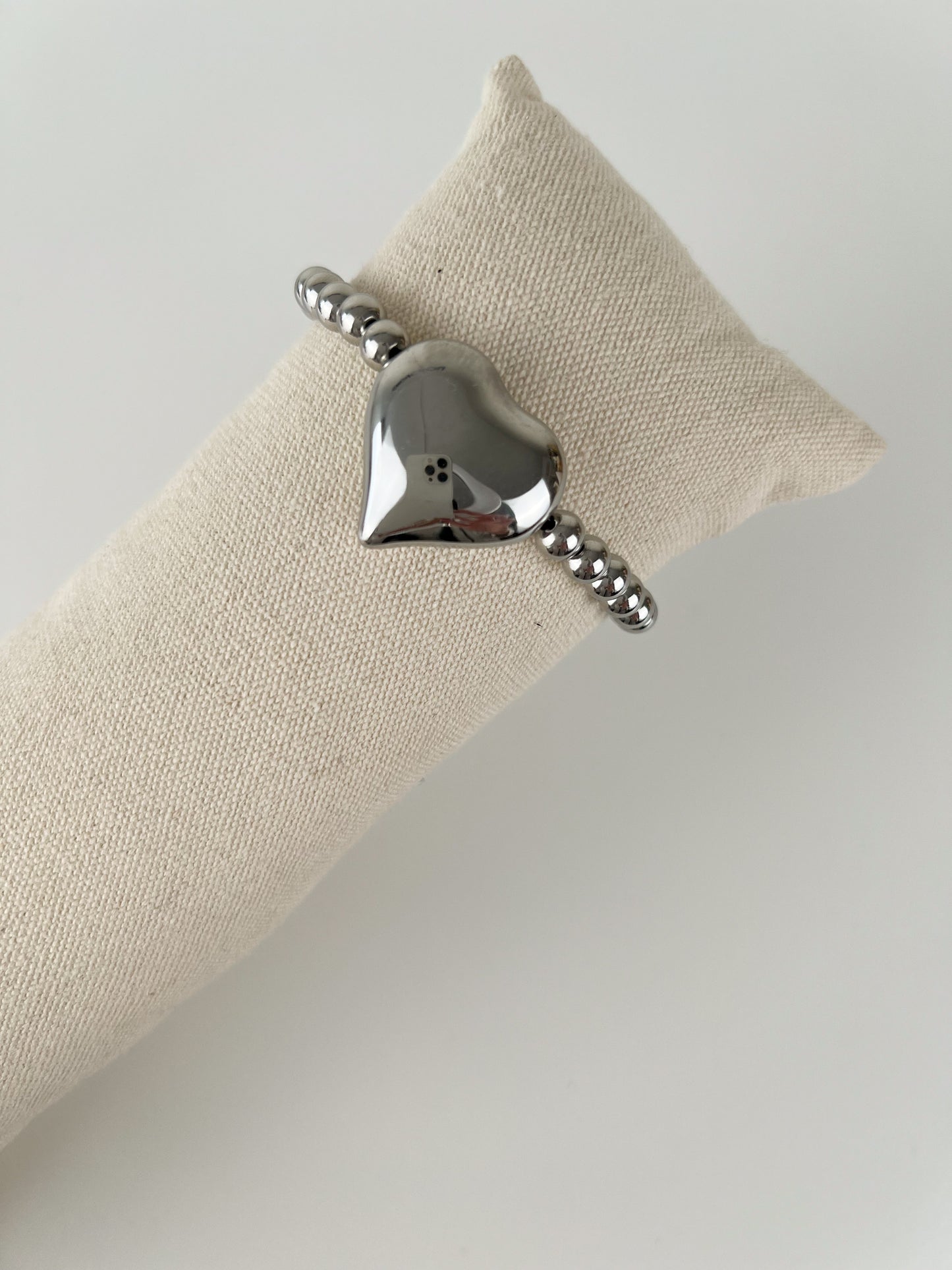 Elastische armband met groot hart