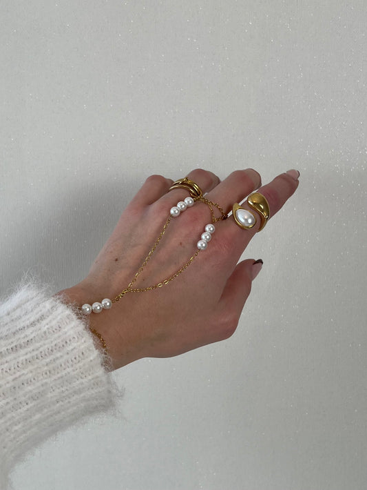 Hand chain double pearls