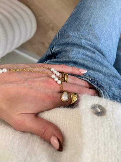 Hand chain double pearls