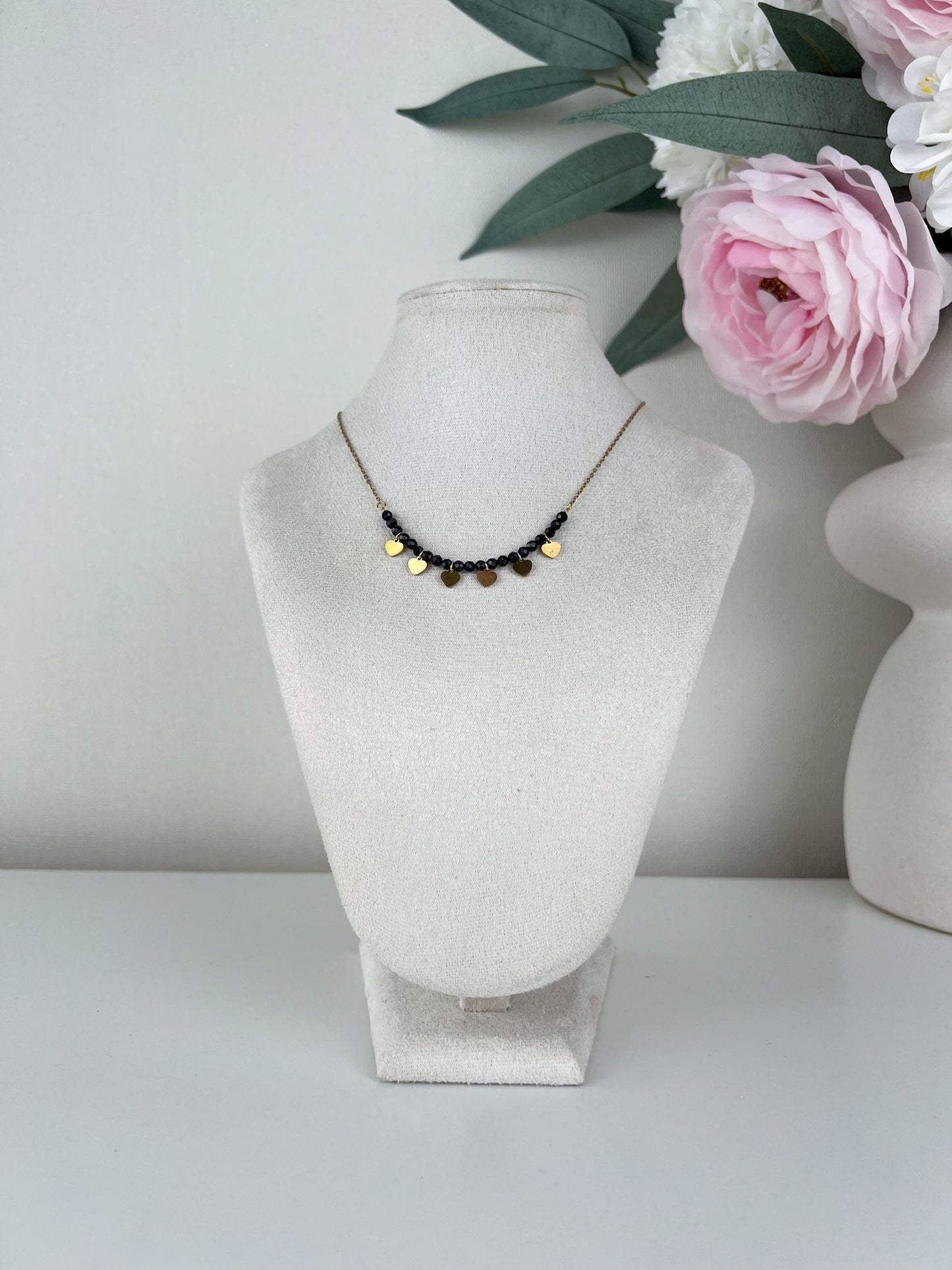 Ketting fijne kraaltjes met hartjes