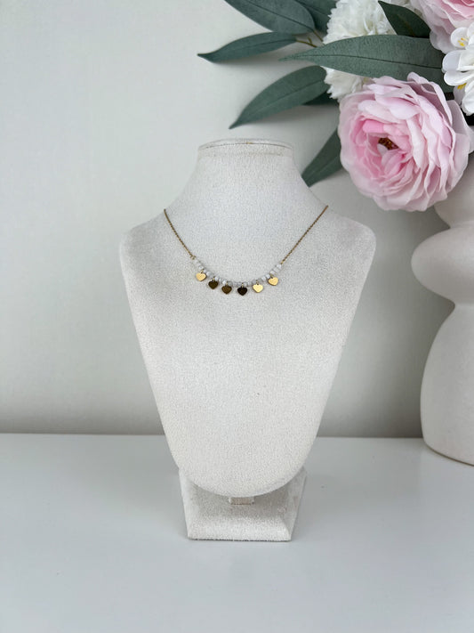 Ketting fijne kraaltjes met hartjes