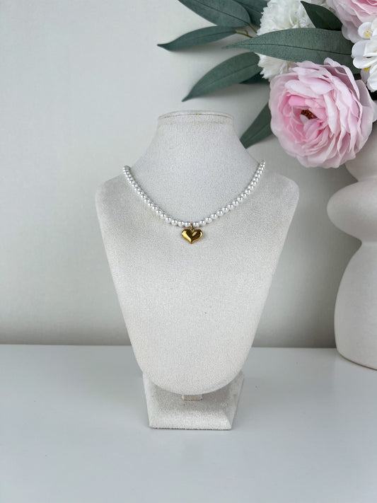 Ketting parels met hartjesbedel