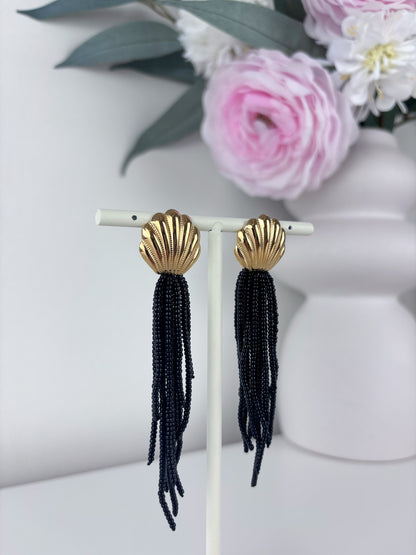 Statement schelp oorbellen met kraaltjes