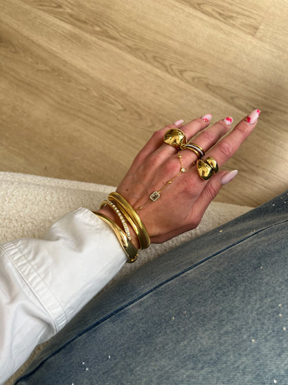 Three rings connected with strass