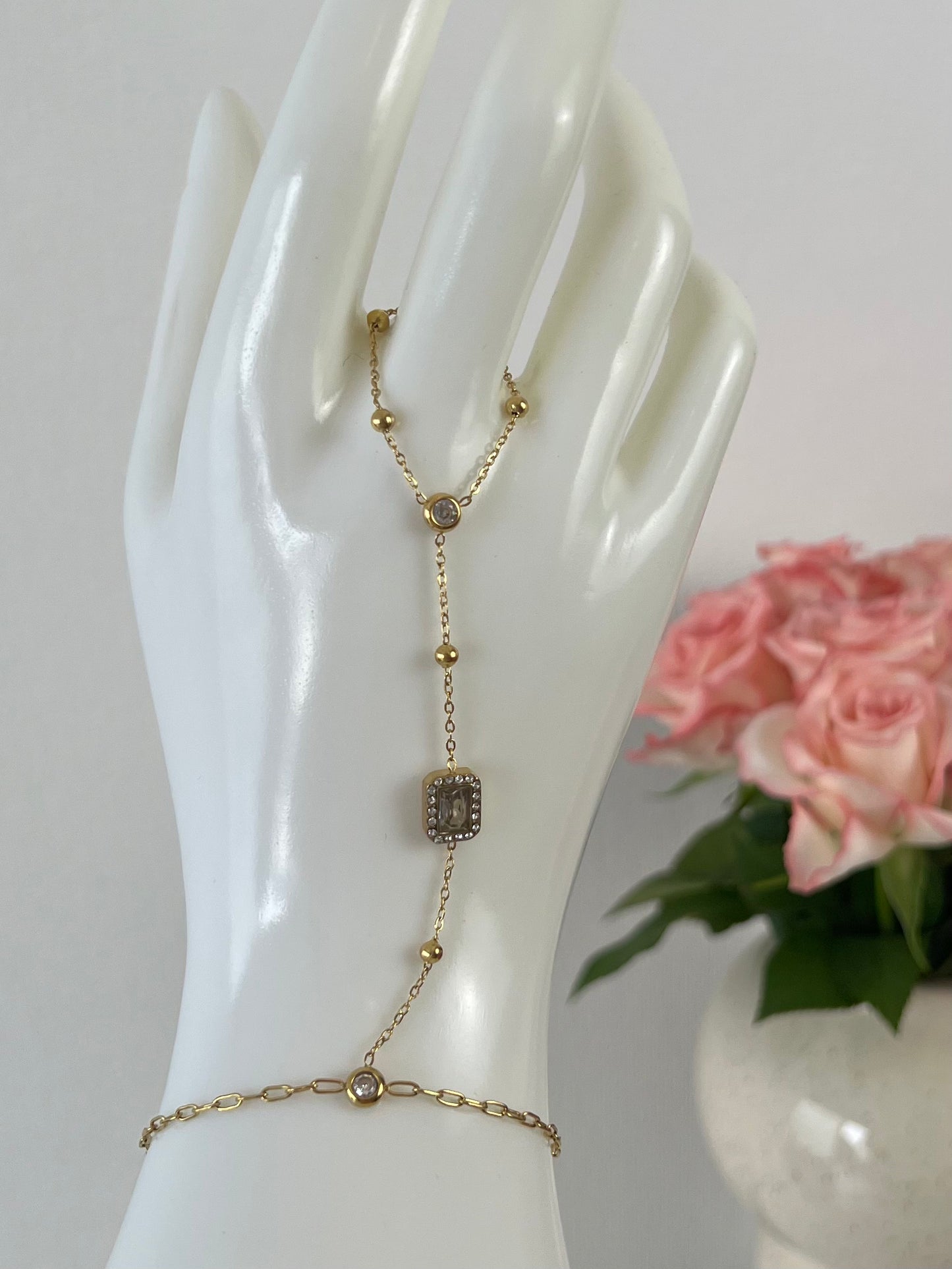 Hand chain met statement steen