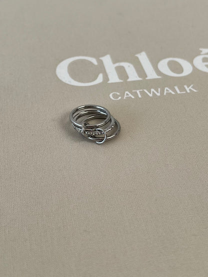 Three rings connected with strass
