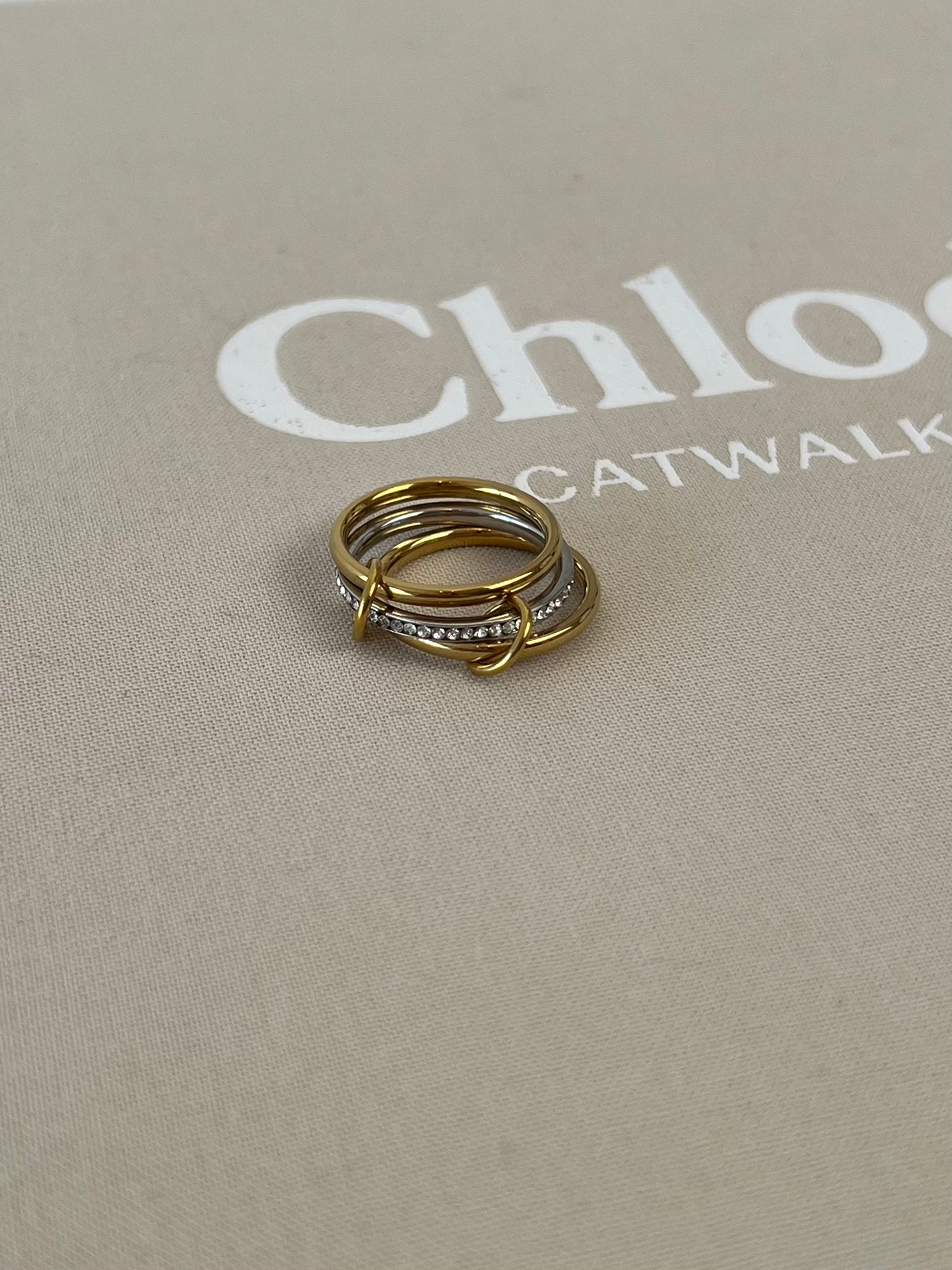 Three rings connected with strass