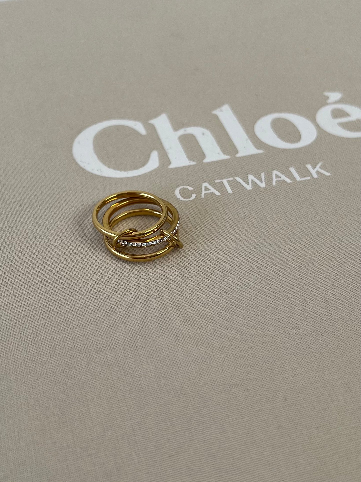 Three rings connected with strass