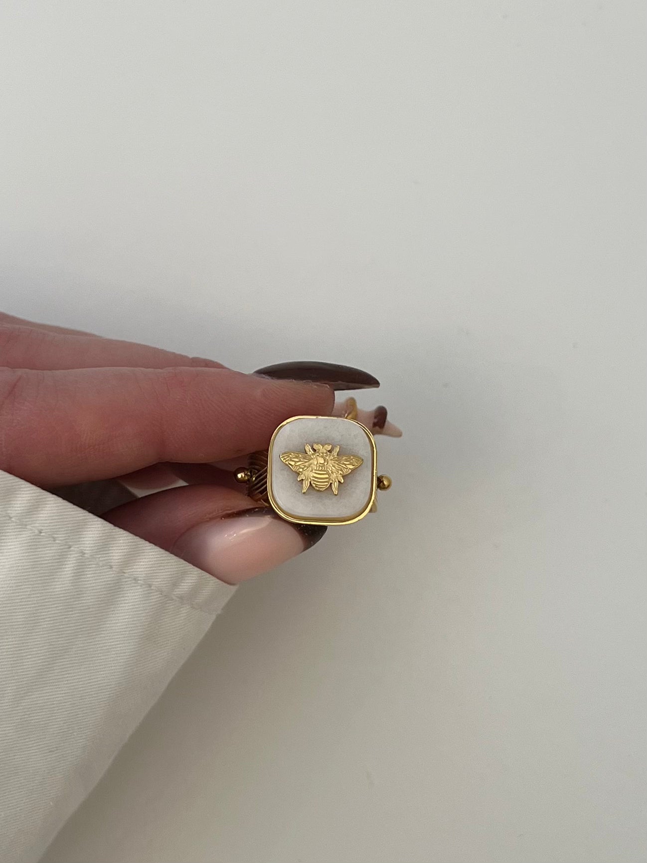 Ring steen met bij