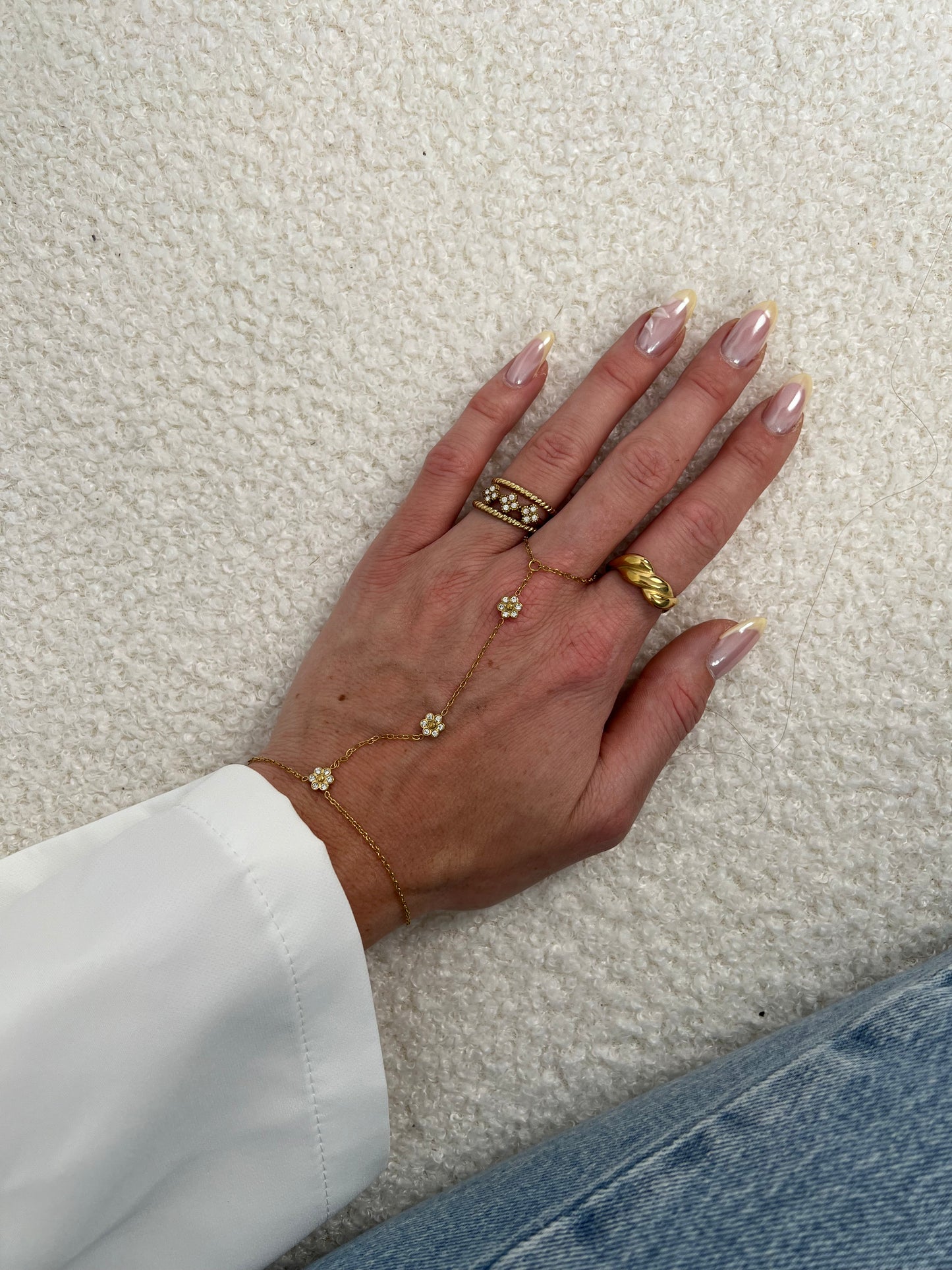 Ring interwoven