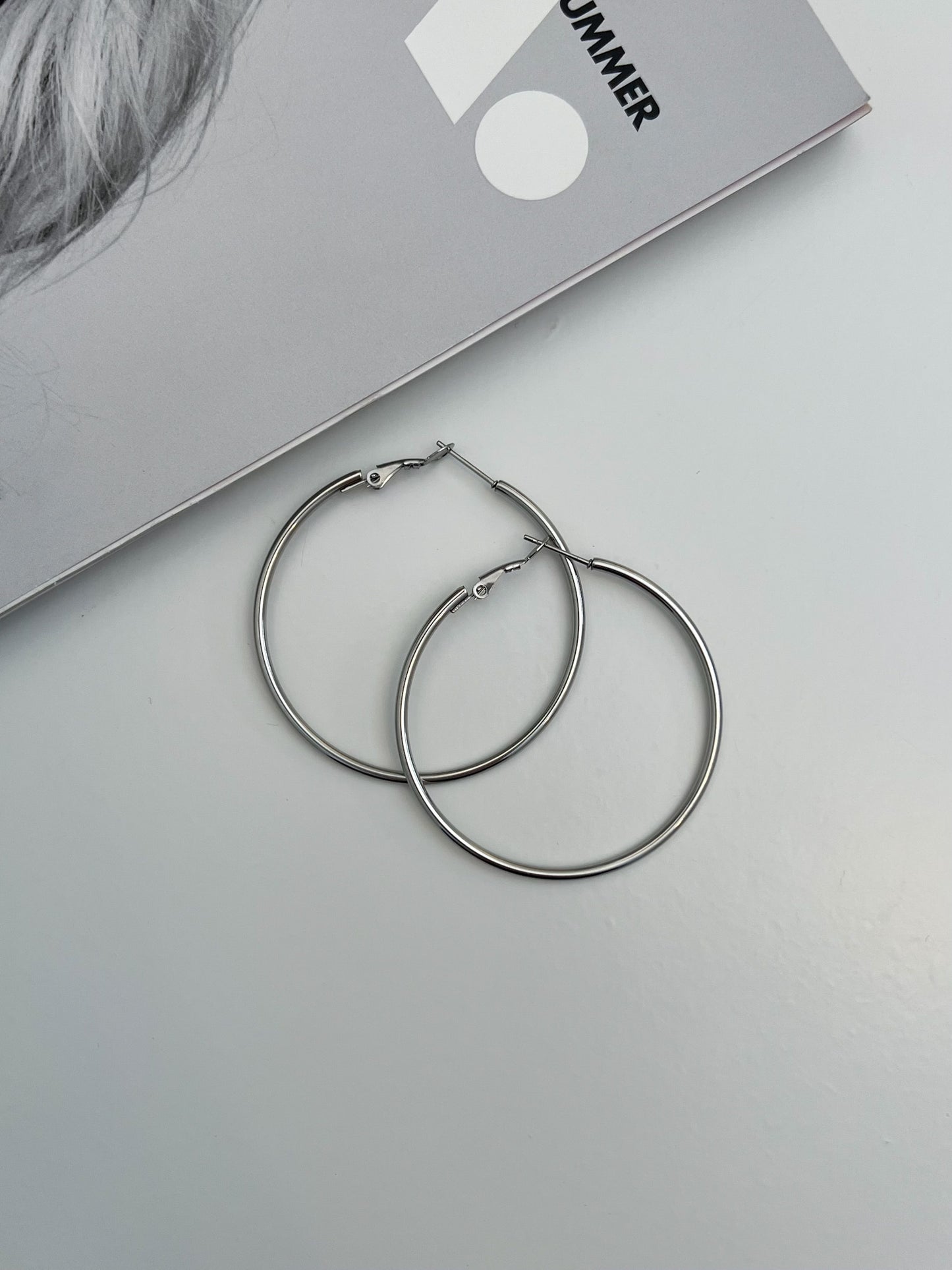 Thin hoop oorbellen 50mm