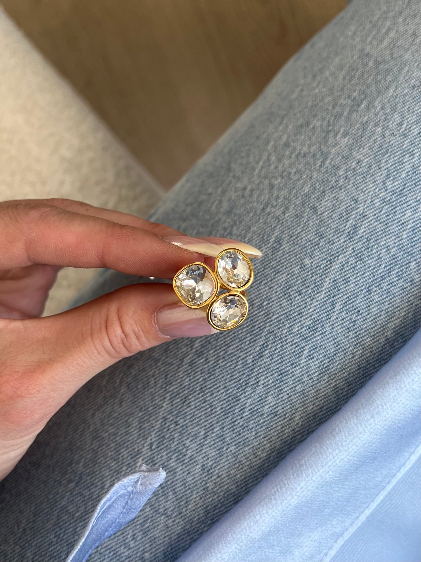 Ring 3 verbonden diamanten stenen