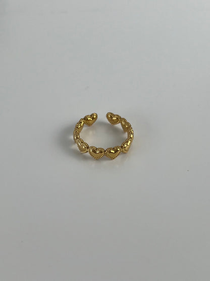 Ring small hearts met patroon
