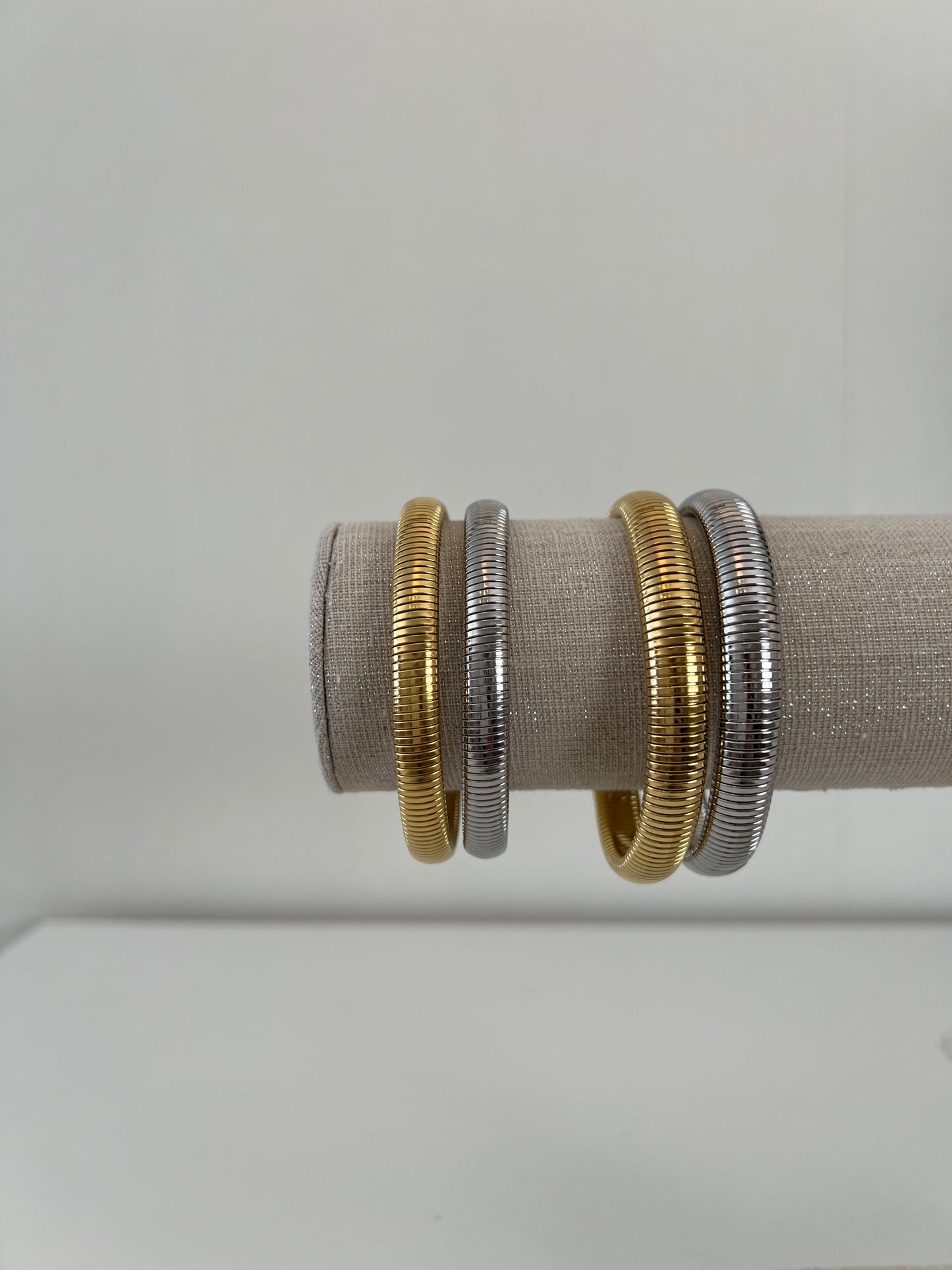 Stretch snake armband 6mm