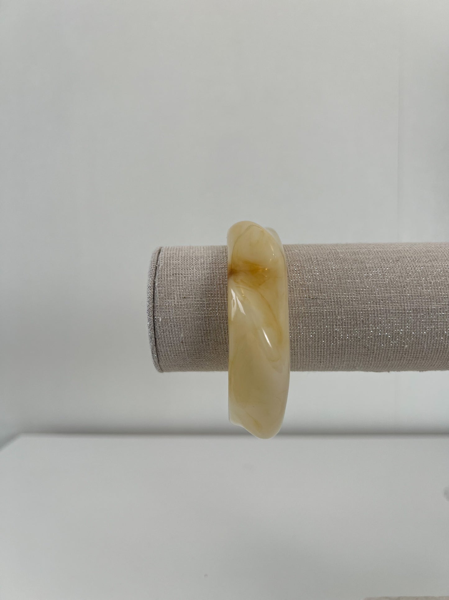 Acryl bangle gedraaid