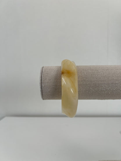 Acryl bangle gedraaid