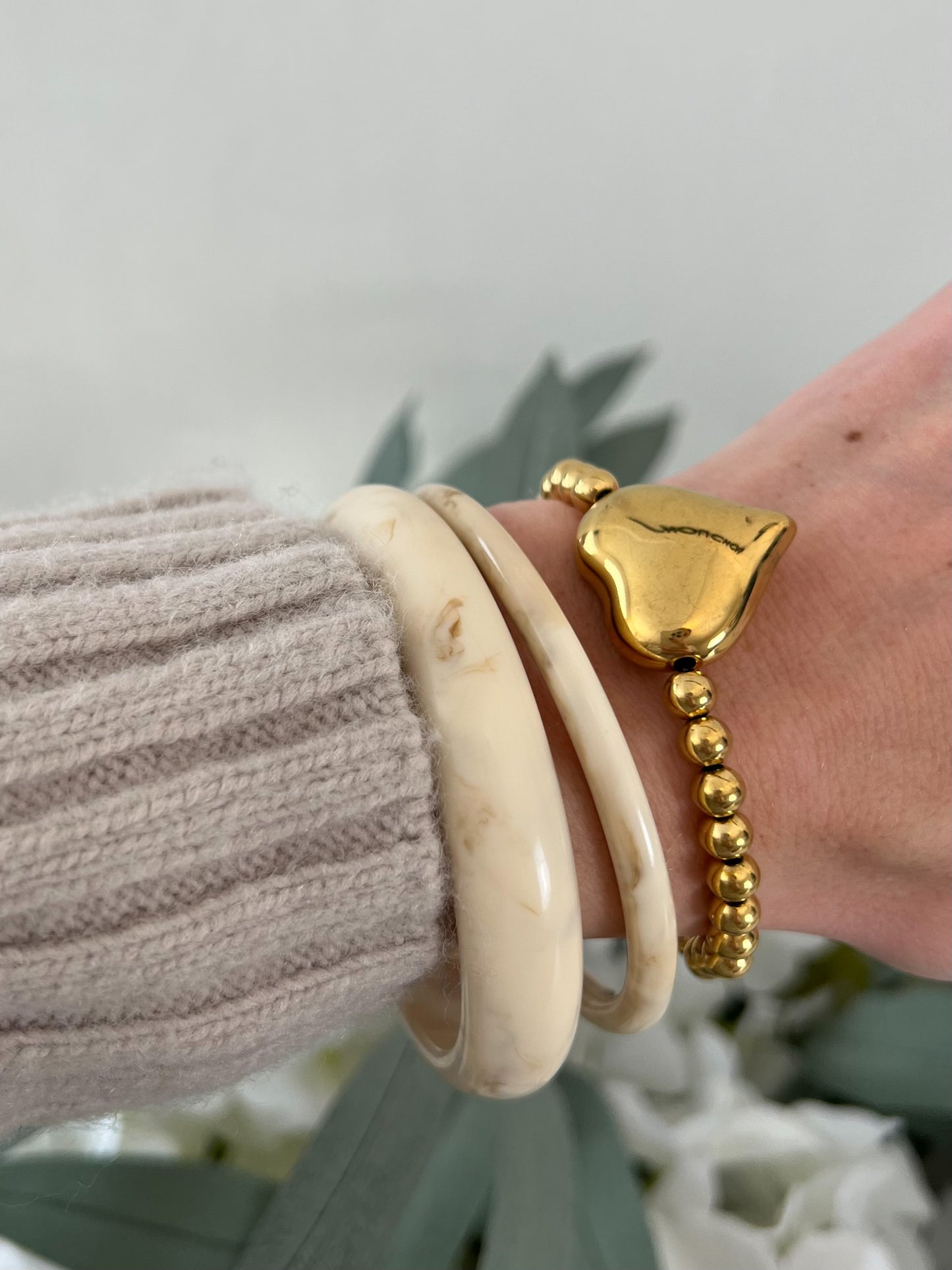Elastische armband met groot hart